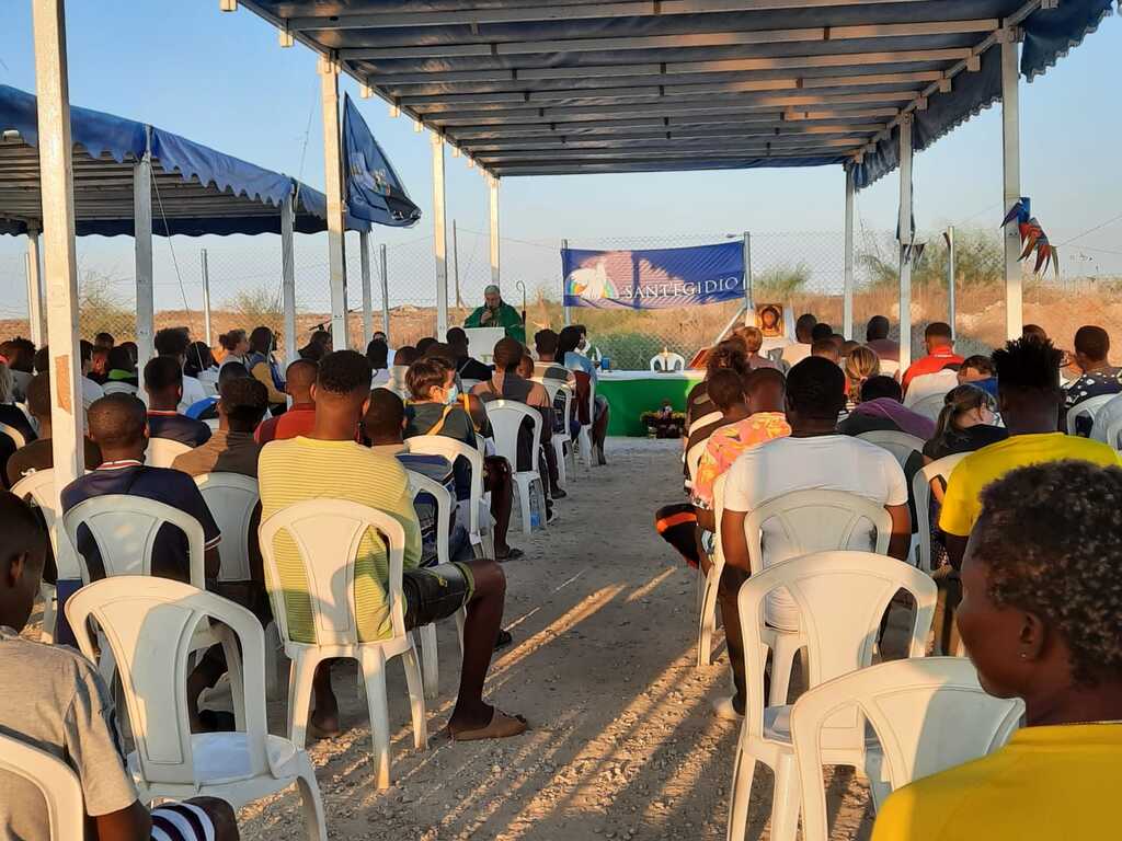 Un 15-Août solidaire à Chypre : la prière et la fête avec les réfugiés dans le camp de Pournara sous les Tentes de l'Amitié